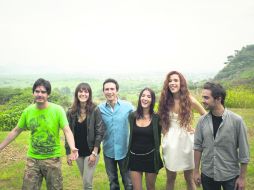 El elenco,algunos de tapatíos y otros de D.F. disfrutan no sólo las instalaciones de trabajo,sino también el del Lago de Chapala. EL INFORMADOR /