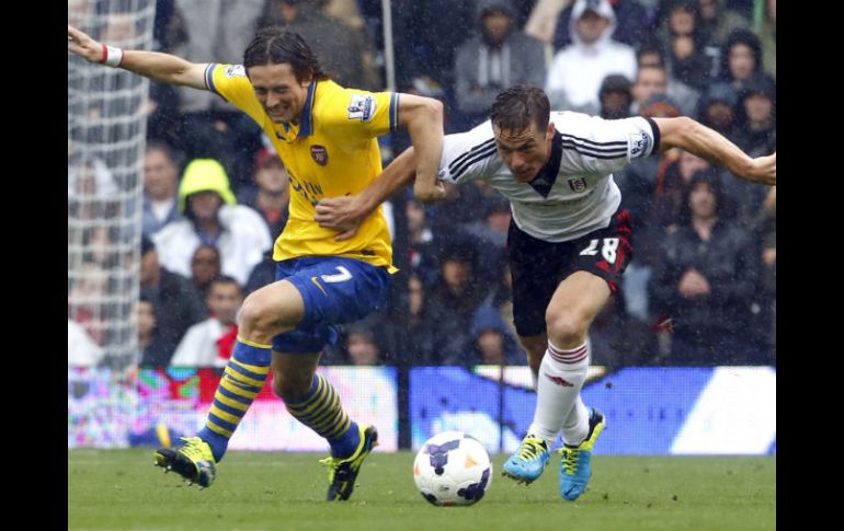 La escuadra de Arsene Wenger se quedó con sus primeras tres unidades en ala Liga Premier. EFE /