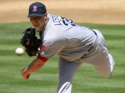 Jon lanza bola de tres imparables hasta la octava entrada y luce para su escuadra. AP /