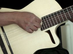 Vigueras es licenciado Instrumentista en Guitarra por la Escuela Nacional de Música de la UNAM. ARCHIVO /