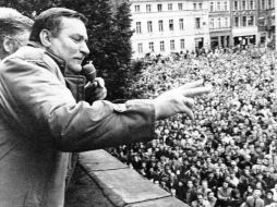 Lech Walesa en los difíciles tiempos en que Solidaridad era un sindicato proscrito. ARCHIVO /