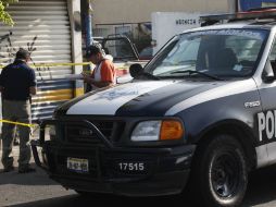 Al lugar del homicidio arribaron autoridades de la Policía de San Pedro Tlaquepaque y de la Fiscalía General del Estado. ARCHIVO /