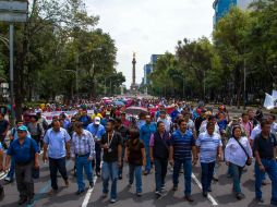 Por la mañana, la CNTE marchó hacia Los Pinos demandando la abrogación de la reforma educativa. NTX /