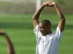 Anelka abandonó el entrenamiento del jueves pasado y anunció a sus entrenadores que ponía fin a su carrera deportiva. ARCHIVO /