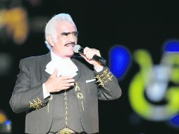 'Estoy muy tranquilo en mi rancho disfrutando de las fiestas decembrinas' han sido las únicas declaraciones de Vicente Fernández. ARCHIVO /