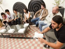 Los artistas que forman parte de Sin Necesidad de Profecías presentaron un libro que recopila sus obras. EL INFORMADOR /