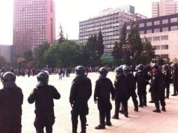Por medio de cuenta de Twitter, #YoSoy132 acusó a la policía capitalina de impedir, con intimidaciones, su derecho a manifestarse. ESPECIAL /