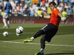 El jugador Iker Casillas durante calentamiento EFE /