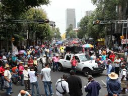 El contigente ya se dirige al Palacio Legislativo. EFE /