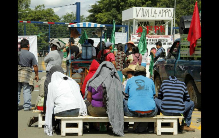 Los manifestantes permanecieron en las inmediaciones del aeropuerto por cerca de siete horas. NTX /