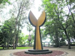 Ave, la pieza de López Casanova, está en el parque González Gallo, al que el artista considera riesgoso para la integridad de su pieza. EL INFORMADOR /