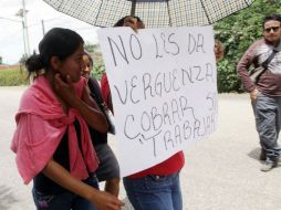 Exigen la contratación de profesionistas para impartir clases. NTX /