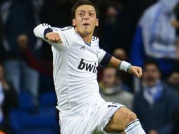 Mesut Özil está deceoso se jugar en la Liga Premier. ARCHIVO /