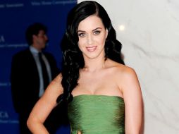 Katy Perry comparte que siempre es mejor dormir sin maquillaje. ARCHIVO /