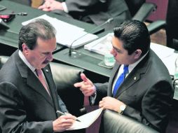 Emilio Gamboa y Jorge Luis Preciado hacen observaciones a la minuta de la Ley del Servicio Profesional Docente. NTX /