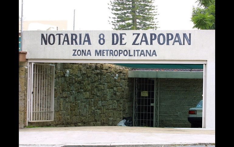 Un notario público puede ayudarlo a elaborar su testamento; acuda con él. ARCHIVO /