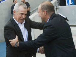 El 'Vasco' Javier Aguirre (i) es optimista con sus 'Periquitos'. EFE /