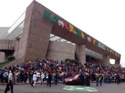 Uno de los contigentes marchó del Auditorio Nacional a la residencia oficial de Los Pinos. Foto: Sinembargo.mx ESPECIAL /