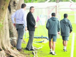 El dueño del Guadalajara, Jorge Vergara (al centro, de saco), busca con sus palabras marcar un antes y un después en el club rojiblanco EL INFORMADOR /