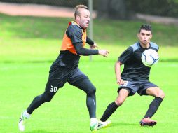 Vicente Matías Vuoso (30) carga con la responsabilidad de concretar las oportunidades que genere el ataque rojinegro. MEXSPORT /