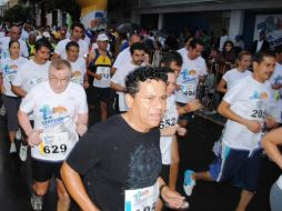 800 corredores se dieron cita en el evento. ESPECIAL /