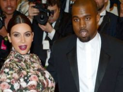 Aseguran que West quiere apoyar en todo a Kim Kardashian, sobretodo en algo que la haría feliz. ARCHIVO /