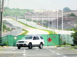 Todavía hay mallas que restringen el paso. Vigilancia privada supervisa la zona. EL INFORMADOR /