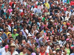 Integrantes de la CNTE sobre Paseo de la Reforma, el contingente se dirigía a la residencia oficial de Los Pinos. NTX /