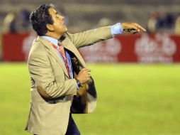 Antes de jugar contra México, Costa Rica tendrá que pasar por un partido de visita contra Honduras. Aquí, su técnico: Jorge Luis Pinto AP /