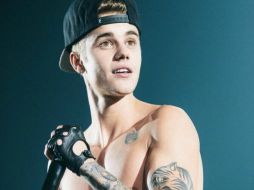 El gusto de Justin por fumar mariguana ha quedado registrado en varias ocasiones. Foto: @justinbieber. ESPECIAL /