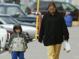 La madre del menor no mostró inconveniente en atender la solicitud de presentarse ante las autoridades. ARCHIVO /