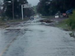 Aspecto de una de las carreteras de Ciudad Guzmán. Tomada de @octavio0714. ESPECIAL /