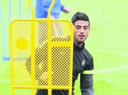 Carlos Vela es el único de los cinco mexicanos que están inscritos en el torneo, con posibilidades reales de ser titular con su equipo. AFP /