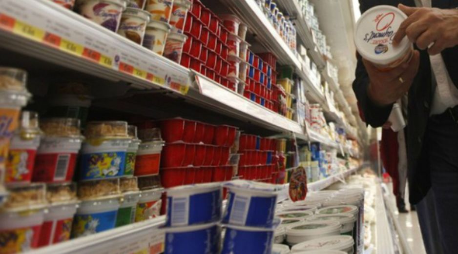 Por leche contaminada, en 2008 murieron seis bebés y hubo más de 300 mil afectados por consumir fórmula mezclada con melamina. ARCHIVO /