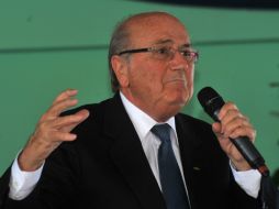 El máximo dirigente del futbol deberá arreglar las cuestiones de logística con las ligas europeas. ARCHIVO /