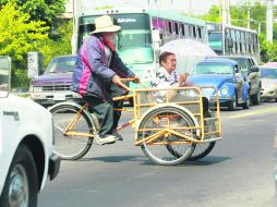La menor tasa de natalidad que se prevé en los próximos años, ocasionará que más adultos mayores tengan que valerse por sí mismos. EL INFORMADOR /