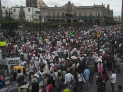 En este momento, la protesta bloquea la Avenida 16 de Septiembre, Juárez e Hidalgo. Aún no hay hora definida para que se retiren.  /