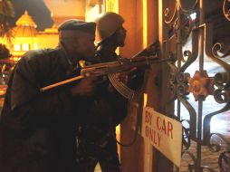 Militares preparan un asalto para detener a los terroristas relacionados con Al Qaeda. EFE /