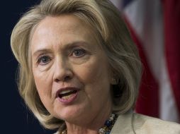 Hillary Clinton admitió que debate consigo misma sobre una eventual candidatura a la Casa Blanca en 2016. AFP /