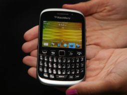 Resultado de la transacción, Fairfax retiraría a BlackBerry del mercado para conducirla a ser empresa privada. ARCHIVO /