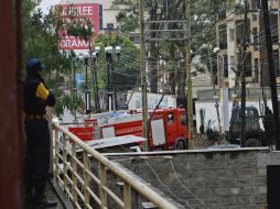 Soldados caminan por los alrededores del centro comercial Westgate en Nairobi. EFE /