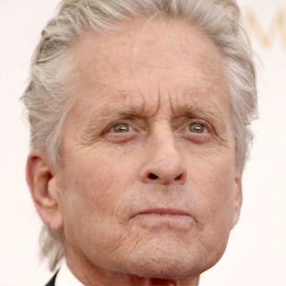 Zeta-Jones y Douglas luchan por salvar su matrimonio