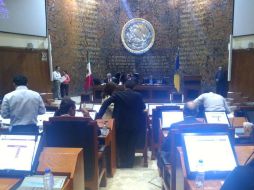En el pleno del Congreso, votaron 16 legisladores del PAN y de MC en contra de la iniciativa; el PRI y el PRD votan a favor. Imagen @Le ESPECIAL /