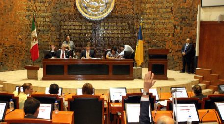 En el artículo tercero transitorio, diputados señalan que el titular del Poder Ejecutivo hará una auditoría interna al Ocoit y el Ceit. ARCHIVO /