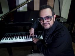 En 1969 nace el cantautor mexicano Aleks Syntek. ARCHIVO /