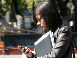 Con media hora de exposición a las radiaciones de los teléfonos celulares 4G basta para afectar negativamente al cerebro. ARCHIVO /