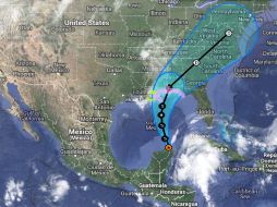 ''Karen'', en el estrecho de Yucatán y su posible trayectoria por el Golfo de México hacia EU, según pronóstico del CNH. ESPECIAL /