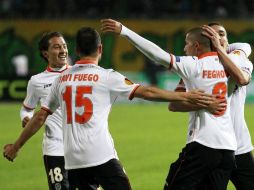 El mexicano Andrés Guardado (I) fue titular en un partido en el que los goles cayeron hasta el segundo tiempo. EFE /