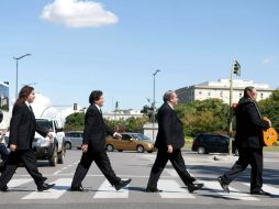 El grupo de sevillanos ''Cantores de Híspalis'' atravesará Manhattan abordo de una carroza. EFE /