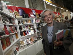 En   2004 la escritora y periodista mexicana Elena Poniatowska recibe el Premio ''María Moors Cabot''. ARCHIVO /